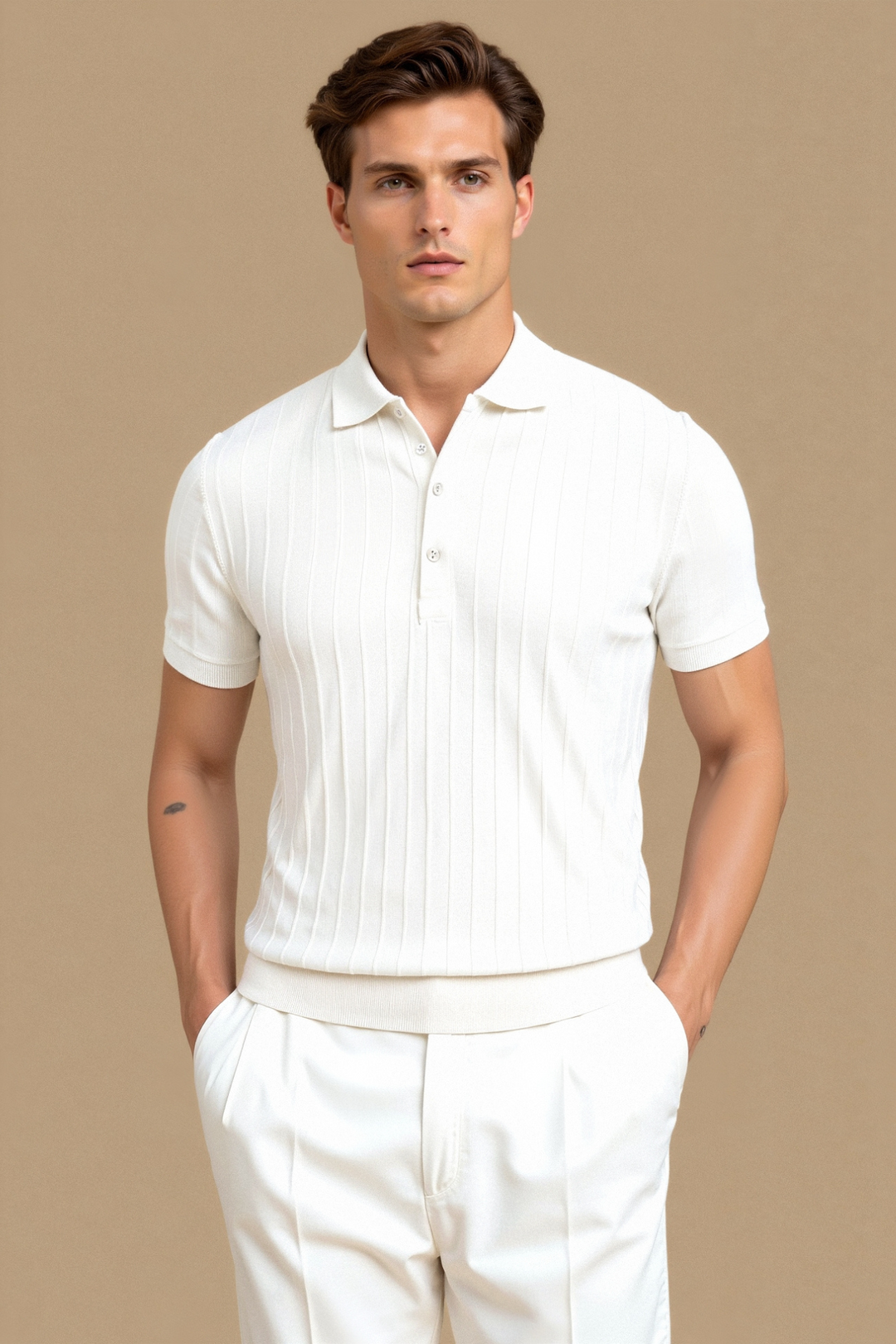 Vertikal gestreiftes Polo mit Knopfleiste