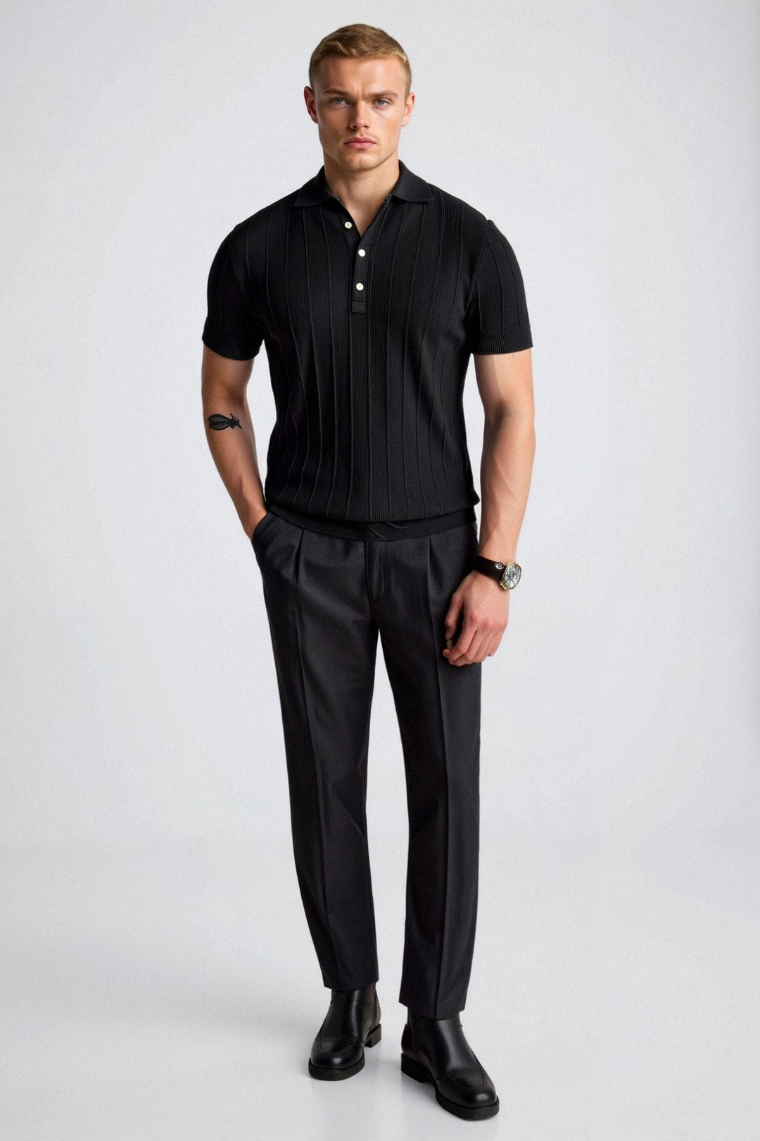 Vertikal gestreiftes Polo mit Knopfleiste