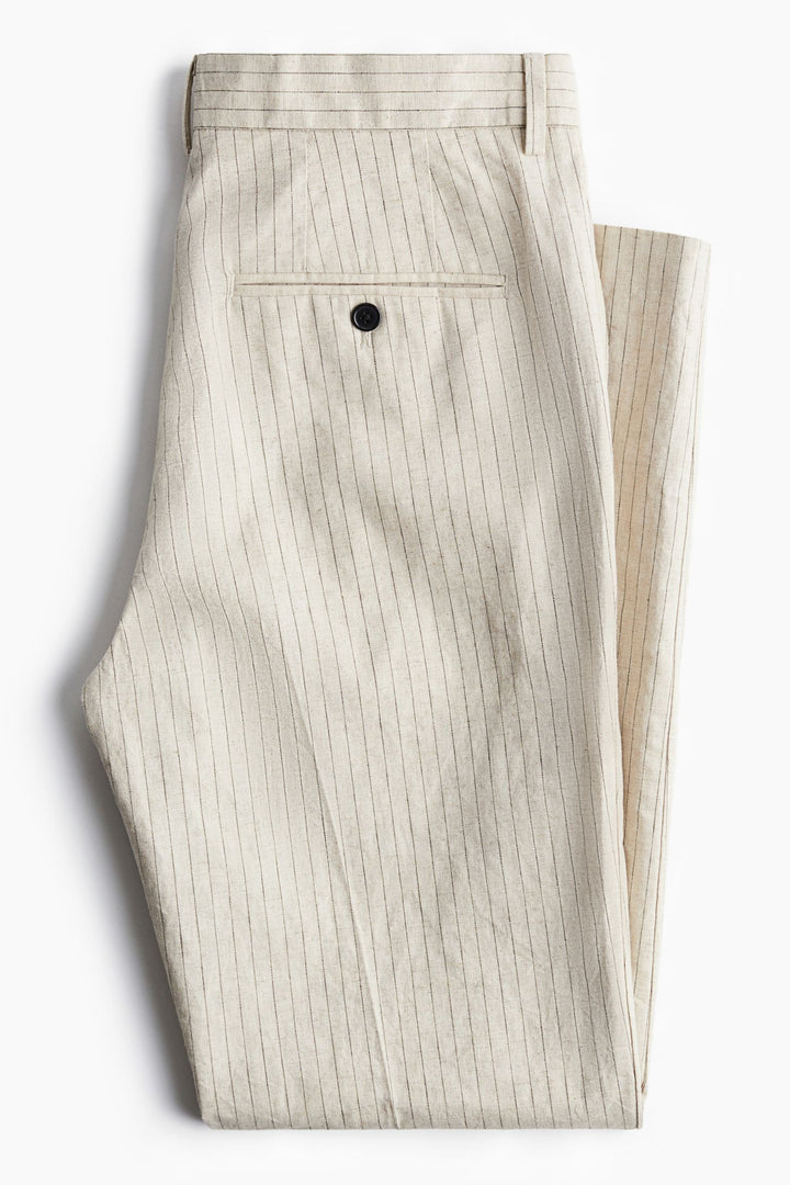 Schlanke spacige elegante Chino-Hose
