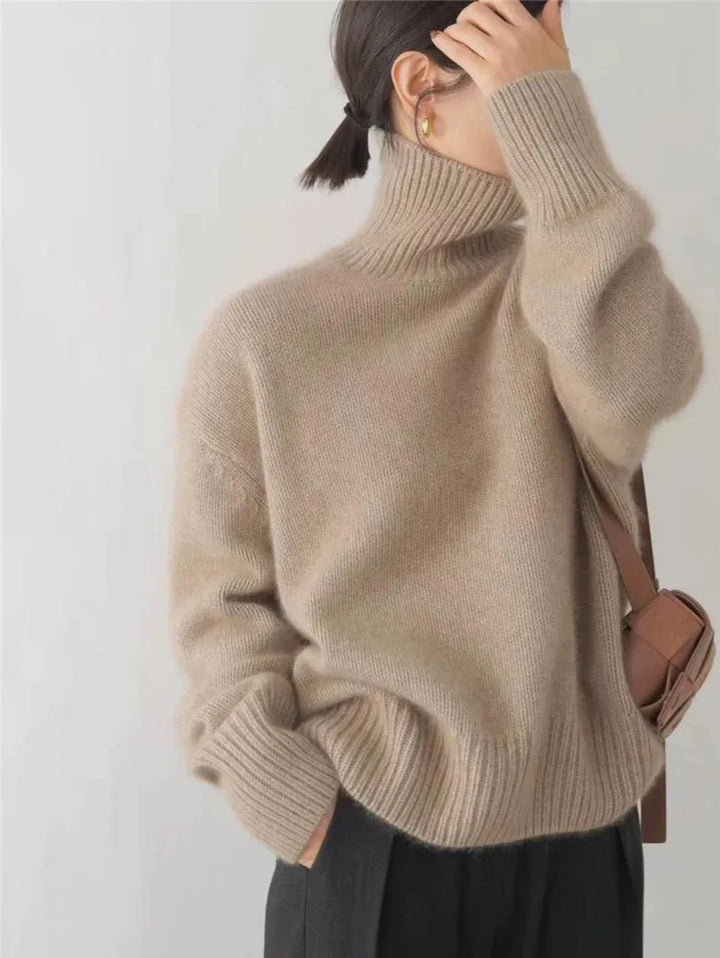 Fíonaí – High-Neck Cashmere Sweater