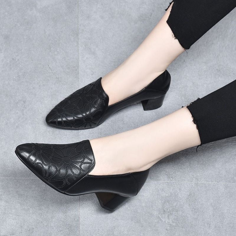 Clíodhna – Soft Vegan Leather Embroidered Pumps
