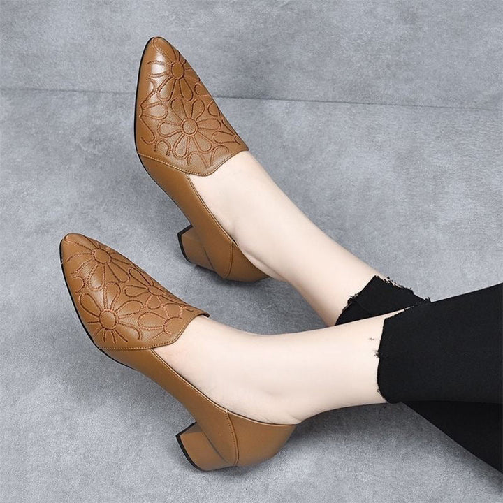 Clíodhna – Soft Vegan Leather Embroidered Pumps