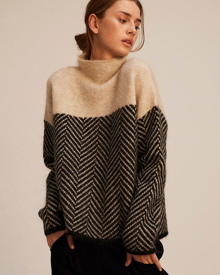 VEDORE - Pullover mit hohem Kragen und Fischgrätenmuster